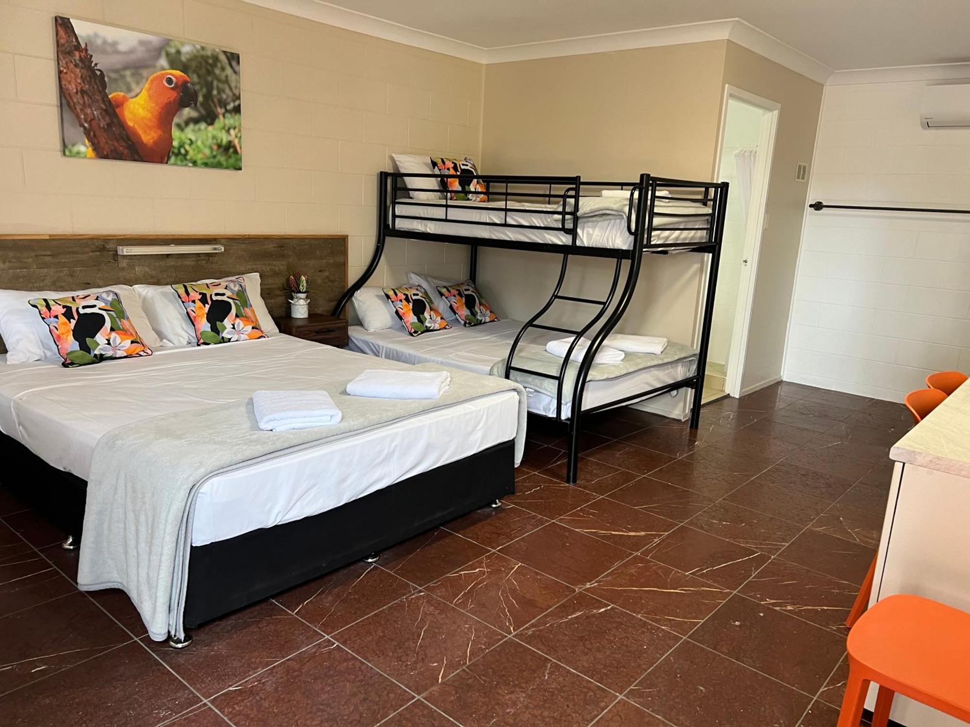 Spanish Lace Motor Inn Townsville Extérieur photo