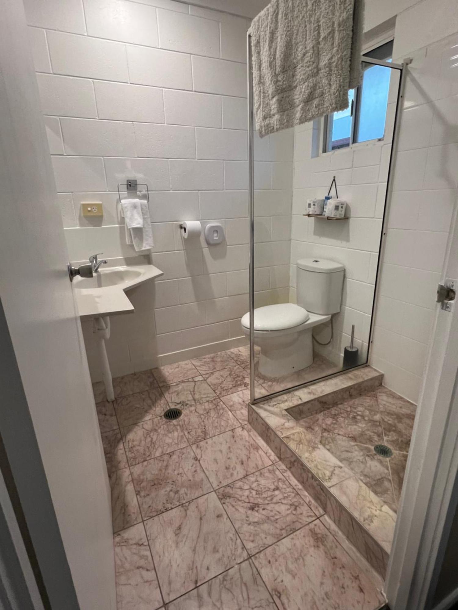 Spanish Lace Motor Inn Townsville Extérieur photo