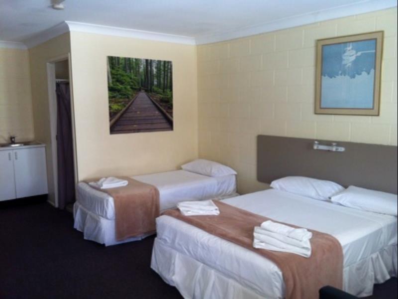 Spanish Lace Motor Inn Townsville Extérieur photo