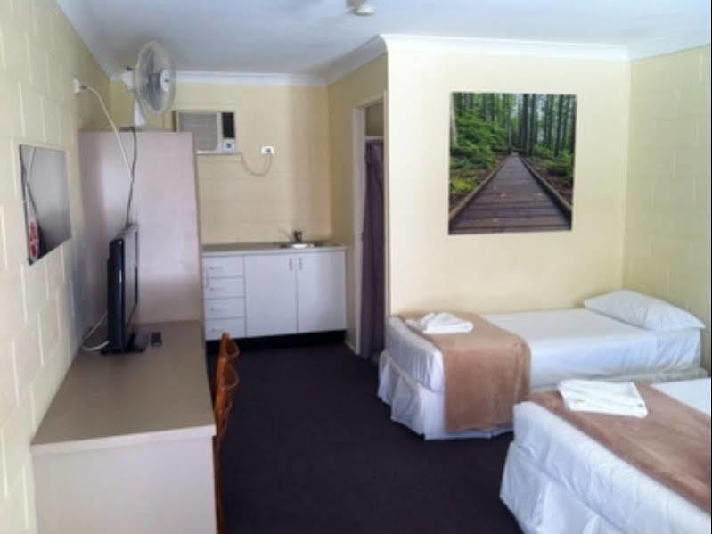 Spanish Lace Motor Inn Townsville Extérieur photo