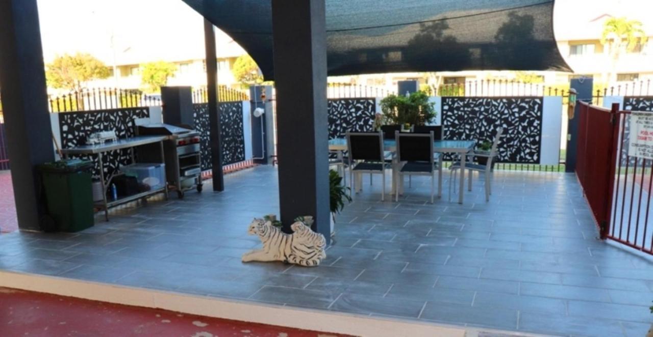 Spanish Lace Motor Inn Townsville Extérieur photo